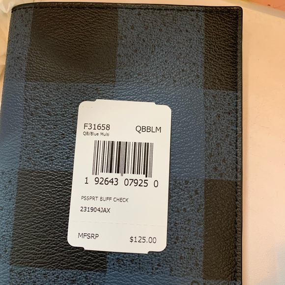 Coach travel set. - Picture 3 of 8